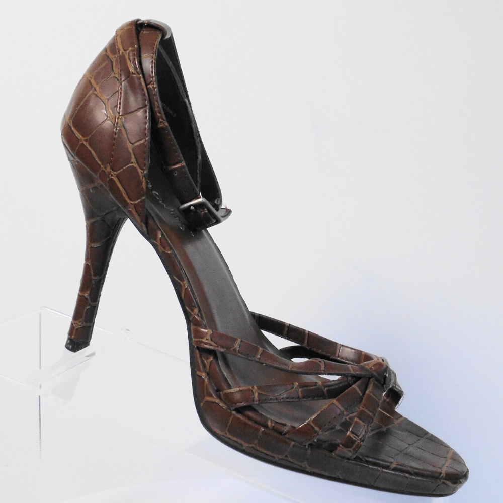 Sunflowers; Brown Alligator Print Sandal Size 8 M